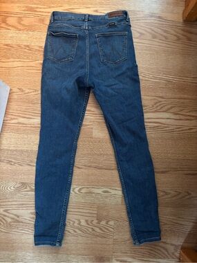 Wrangler Medium Blue Skinny Jeans - High Rise